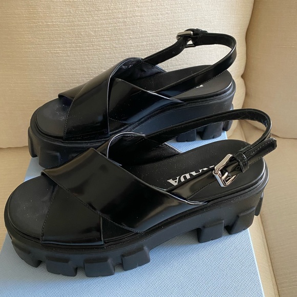 Authentic Prada Monolith lug sole sandal 🖤 - Picture 8 of 9